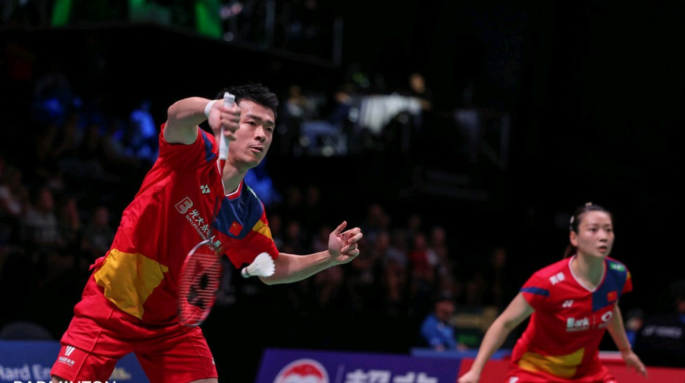 欢呼声更加 欢呼声更加